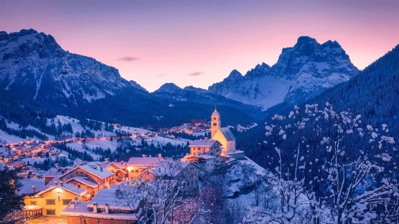 明信片和雪花球的取景地