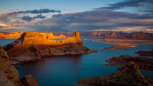 Alstrom Point, Lake Powell, Utah, United States (© T.M. Schultze/TANDEM Stills + Motion)