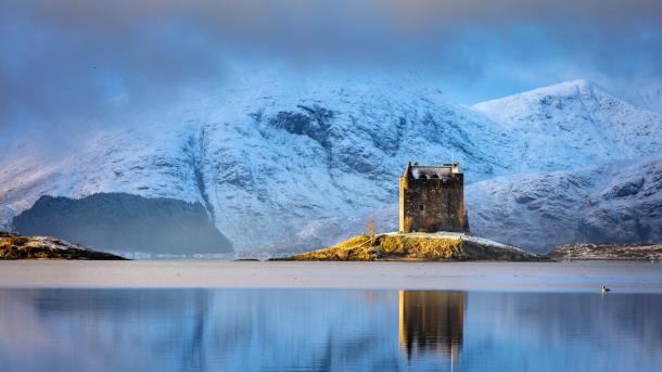 Castle Stalker on Loch Laich, Argyll, Scotland (© WLDavies/Getty Images)
