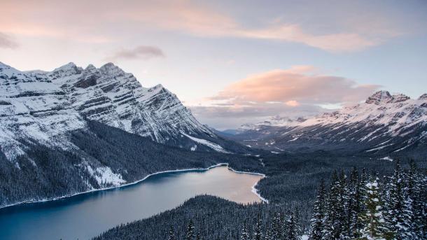 Banff National Park in winter, Alberta, Canada (© Waitforlight/Moment/Getty Images)