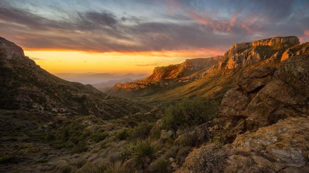 Chisos Mountains, Big Bend National Park, Texas, United States (© Dean Fikar/Getty Images)