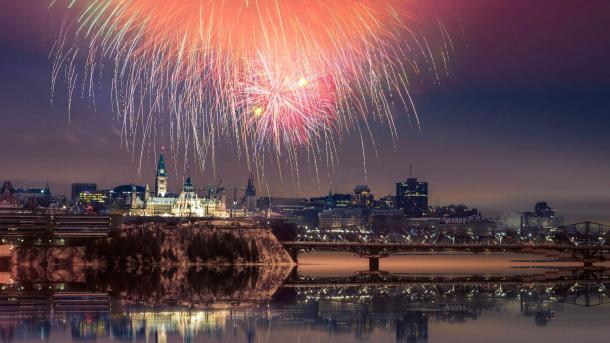 Fireworks over Parliament Hill with reflection, Ottawa (© naibak/Moment/Getty Images)