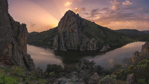 View from Salto del Gitano, Monfragüe National Park, Cáceres, Extremadura, Spain (© Daniel Viñé Garcia/Getty Images)