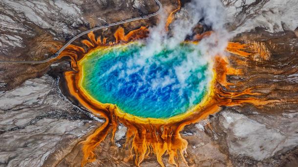 Grand Prismatic Spring, Yellowstone National Park, Wyoming, United States (© Ajith Kumar/Getty Images)