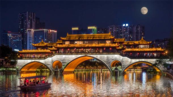 Anshun-Brücke, beleuchtet zum Mondfest, Chengdu, China (© Philippe LEJEANVRE/Getty Images)