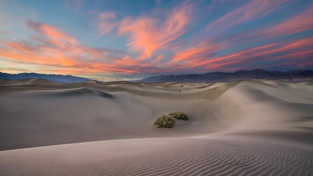 Mesquite Flat Sanddünen im Death-Valley-Nationalpark, Kalifornien, USA (© Bryan Jolley/TANDEM Stills + Motion)