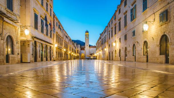 Old City of Dubrovnik in Dalmatia, Croatia (© bluejayphoto/Getty Images)