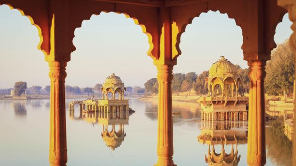 Gadisar Lake, Jaisalmer, Rajasthan (© EoNaYa/Getty Images)