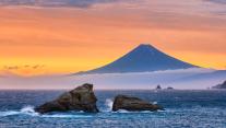 富士山和双岩,日本松崎