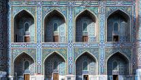 Mosaik-Fassade auf dem Registan-Platz, Samarkand, Usbekistan 