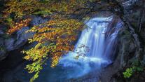 Wasserfall am Rio Arazas im Nationalpark Ordesa y Monte Perdido, Pyrenäen, Spanien 