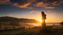 Alba ad Ahu Tongariki, Parco Nazionale Rapa Nui, Isola di Pasqua, Cile 