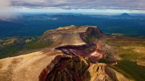 【2016-10-22】 “受伤”的圣山 塔拉韦拉火山，新西兰北岛 (© Look Foto/Aurora Photos)