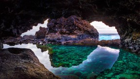 【2017-07-08】 岛屿风情 耶罗岛上的洞穴，西班牙加那利群岛 (© Huber/Sime/eStock Photo)