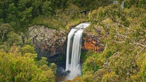 【2017-07-21】 极致壮观 气吞山河 Guy Fawkes River国家公园内的埃博瀑布，澳大利亚 (© Ingo Oeland/Alamy)