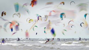 多重曝光的风筝冲浪世界杯，德国 (© plainpicture/Rudi Sebastian)(2017-08-13)