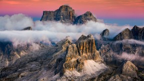 从科尔蒂纳丹佩佐市附近的Lagazuoi山观看佩尔莫山，意大利 (© Olimpio Fantuz/Offset)(2017-07-13)