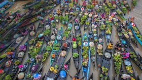 印尼马塔普拉河上的Lok Baintan水上市场 (© Fauzan Mauddin/Solent News/REX/Shutterstock)(2017-07-11)