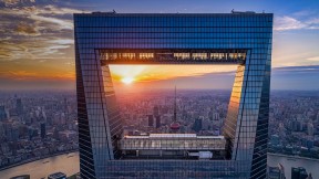 【2017-09-03】 会当凌绝顶 上海环球金融中心，中国 (© Danny Hu/Getty Images)