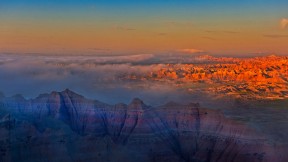 【2018-11-10】 荒凉的美感 恶地国家公园 (© Tetra Images/Getty Images)