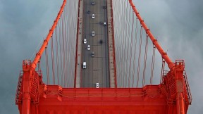 旧金山金门大桥鸟瞰图，美国加利福尼亚州 (© Alex Menendez/Aurora Photos)(2018-01-22)