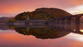 艾兰山谷的Craig Goch大坝，威尔士 (© Stephen Taylor/Alamy)(2018-04-19)