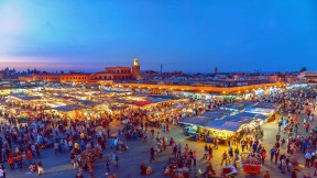 【2019-11-30】 马拉喀什的Jemaa el-Fnaa广场 (© Pavliha/Getty Images)