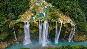 【2020-07-27】 圣路易斯波托西州的Tamul瀑布，墨西哥 (© Robert Harding World Imagery/Offset by Shutterstock)