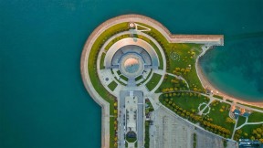 【2021-07-27】 密歇根湖畔的阿德勒天文馆， 芝加哥伊利诺伊州 (© Amazing Aerial Agency/Offset by Shutterstock)