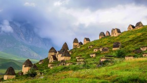 北奥塞梯-阿兰共和国的一片墓地，俄罗斯 (© Yakov Oskanov/Shutterstock)(2021-10-28)