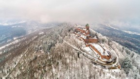 孚日山脉上的国王城堡，法国阿尔萨斯 (© Leonid Andronov/Shutterstock)(2021-12-07)