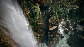 【2021-01-17】 巴尼奥斯附近的阿格杨瀑布，厄瓜多尔 (© Laura BC/Getty Images)