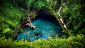 苏阿海沟，萨摩亚乌波卢岛南海岸 (© Chris McLennan/Alamy)(2022-01-15)