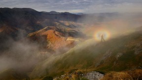 巴尔干中央国家公园的布罗肯现象，保加利亚 (© Maya Karkalicheva/Getty Images)(2022-10-26)