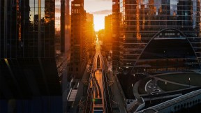 日落时的悬日现象，美国芝加哥 (© Razvan Sera/Amazing Aerial Agency)(2022-03-19)