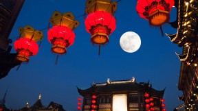 【2022-09-10】 中秋节 中秋之夜, 上海豫园 (© Zyxeos30/Getty images)