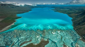 以新西兰南岛奥拉基/库克山国家公园为背景的特卡波湖 (© Sophie Dover/Getty Images)(2022-03-07)