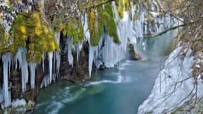 杜费里峡谷，上萨瓦省，法国 (© Jean-Philippe Delobelle/Biosphoto/Alamy)(2023-03-23)