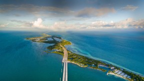 基韦斯特的七英里大桥，佛罗里达州，美国 (© Evgeny Vasenev/Cavan Images)(2023-08-16)