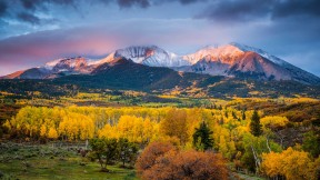 【2023-10-10】 高高的落基山脉 索普里斯山，科罗拉多州，美国 (© Jason Hatfield/Tandem Stills + Motion)