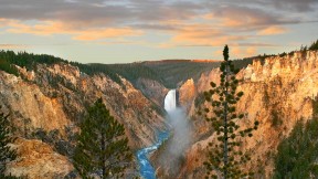 黄石下瀑布，黄石国家公园，怀俄明州，美国 (© Tim Fitzharris/Minden Pictures)(2023-08-25)