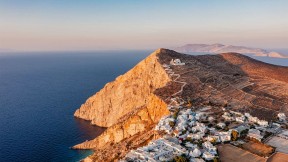 乔拉岛，福莱甘兹罗斯岛，基克拉泽斯群岛, 希腊 (© Francesco Riccardo Iacomino/Getty Images)(2024-02-11)