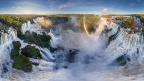 阿根廷和巴西边境的伊瓜苏瀑布 (© AirPano LLC/Amazing Aerial Agency)(2024-09-09)