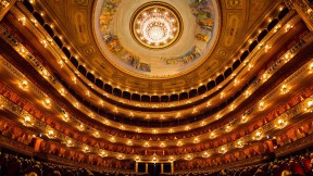 【2024-03-27】 戏剧成为关注的焦点 布宜诺斯艾利斯哥伦布剧院，阿根廷 (© Wei Hao Ho/Alamy Stock Photo)