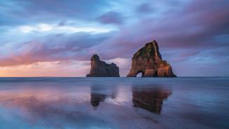 拱门群岛，瓦拉里基海滩，南岛，新西兰 (© Francesco Vaninetti/AWL/plainpicture)(2025-02-06)