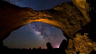 The Milky Way framed by Double Arch in Arches National Park, Utah, United States (© Adventure_Photo/Getty Images)