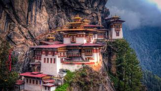 Taktsang Palphug Monastery, Bhutan (© Baron Reznik/Getty Images)