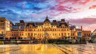 Constitución railway station, Buenos Aires, Argentina (© Grafissimo/Getty Images)