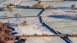 Edale Valley, Peak District, England (© John Finney/Getty Images)