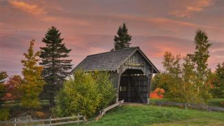 Foster Covered Bridge in Cabot, Vermont (© Alan Majchrowicz/Getty Images)